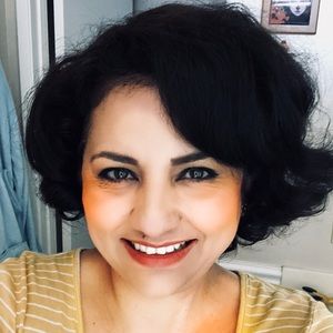 Meet your Posher, Lorena